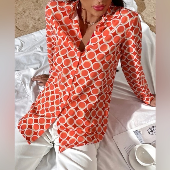 🧡 NWOT! Geometric Long Button Down Shirt - Picture 3 of 11